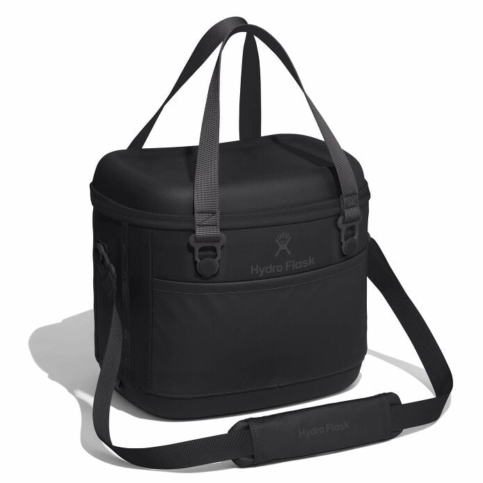 game-day-bundle-t9 12pco001-carryout-cooler-15l-black-angled_1_1.jpg