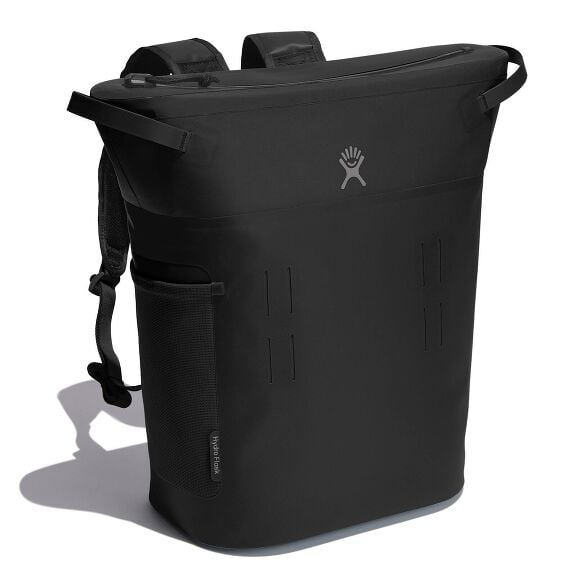 20-l-day-escapetm-pack-v2 20-l-day-escape-soft-cooler-pack-black-angled_1_1.jpg