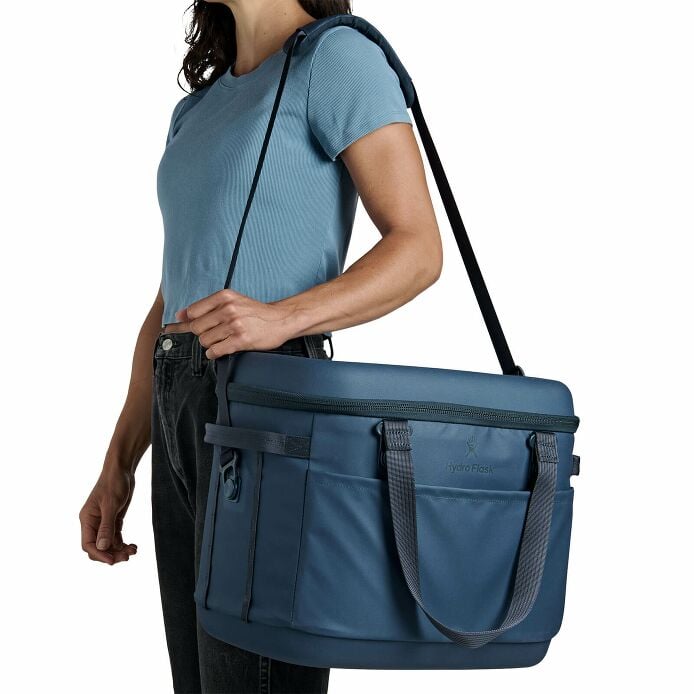 carryouttm-soft-cooler-30-l-h0 250815_hydro_s26_hb_14546_5.jpg