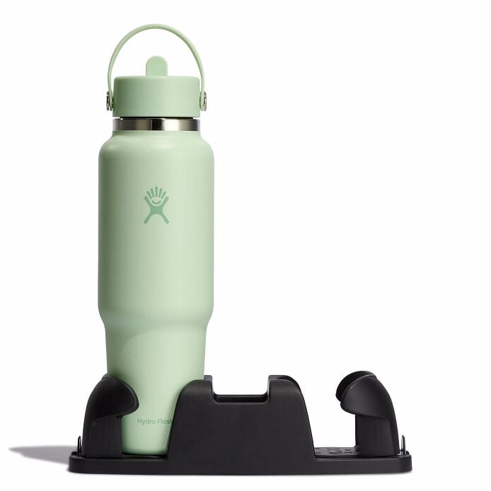 40-oz-travel-bottle-with-flex-straw-cap-l9 aloe-travel-bottle-in-cuplholder_3_3_1.jpg