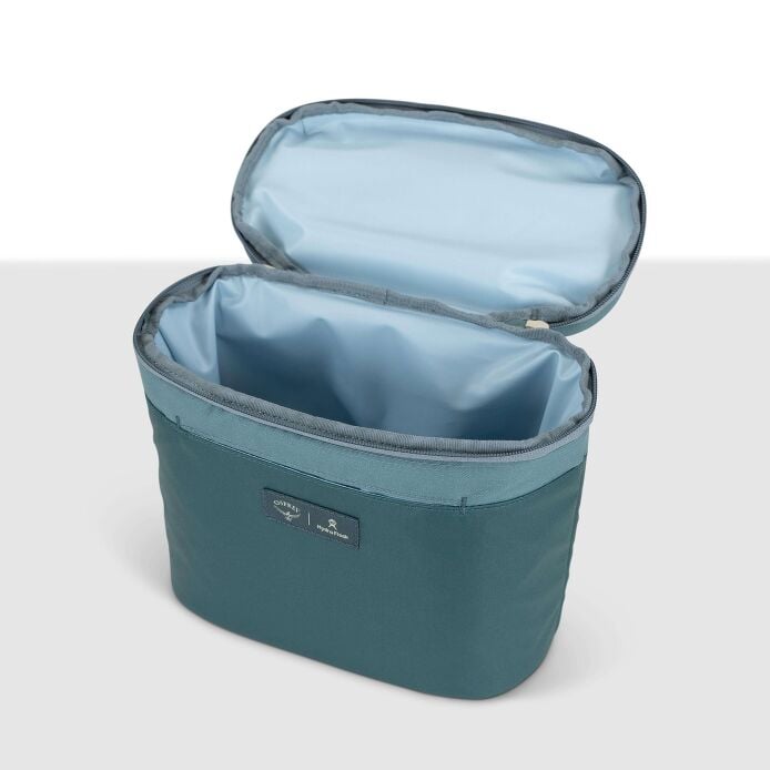 osprey-axis-x-hydro-flask-campus-essentials-bundle-v5 axisxhydroflask_s26_detail2_cascadeblue_10007249_1.jpg