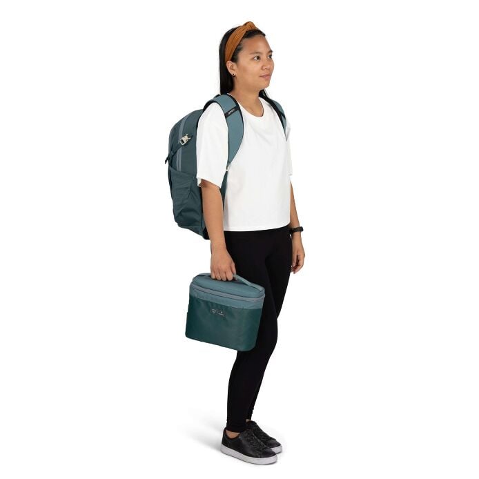 osprey-axis-x-hydro-flask-campus-essentials-bundle-v5 axisxhydroflask_s26_onbody1_cascadeblue_10007249_2.jpg