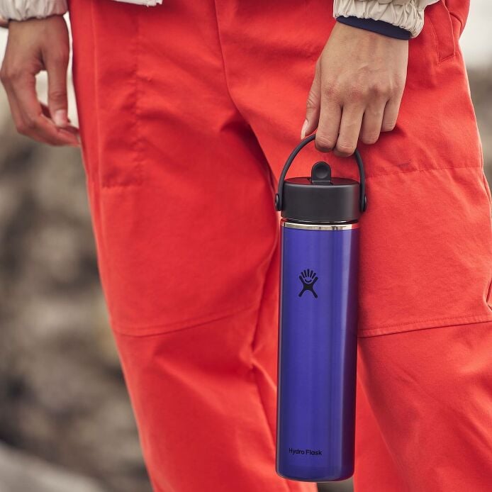 24-oz-lightweight-flex-straw-bottle-b6 hf_s26_lightweight_mcinnis_7443_3.jpg