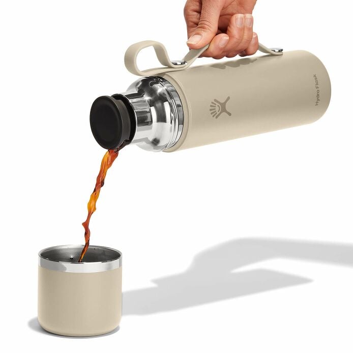 28-oz-hot-flask-and-cup-i9 hot-flask-_-cup-oat-pour.jpg