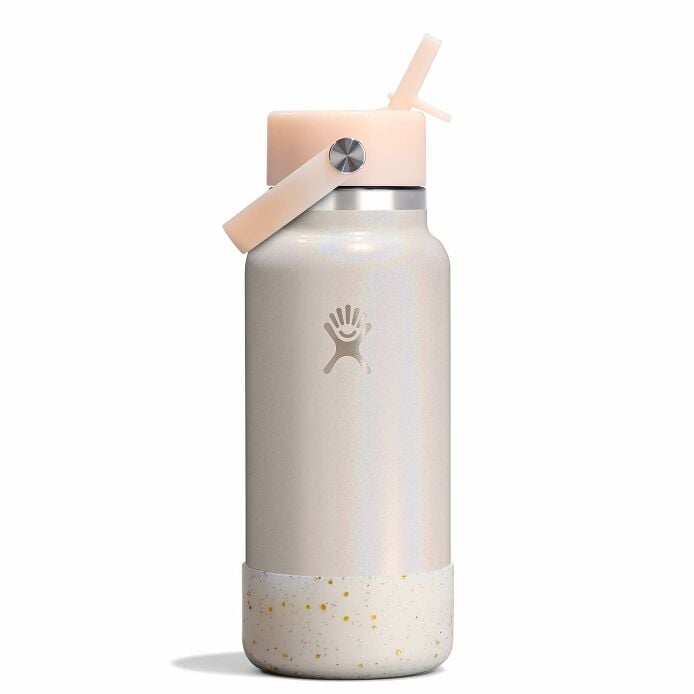 medium-boot-z5 le-f25w32-g-32-oz-wide-flex-straw-cap-glimmer-cream-straight-withboot_1_1_1.jpg