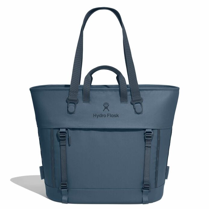 carryouttm-soft-cooler-tote-30-l-o8 maxiit384-carryout-tote-30l-harbor-blue-straight.jpg